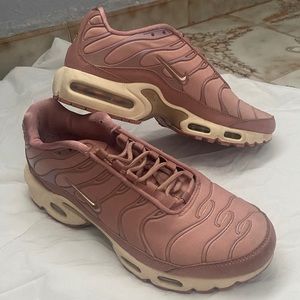 Women’s Nike Air Max Plus